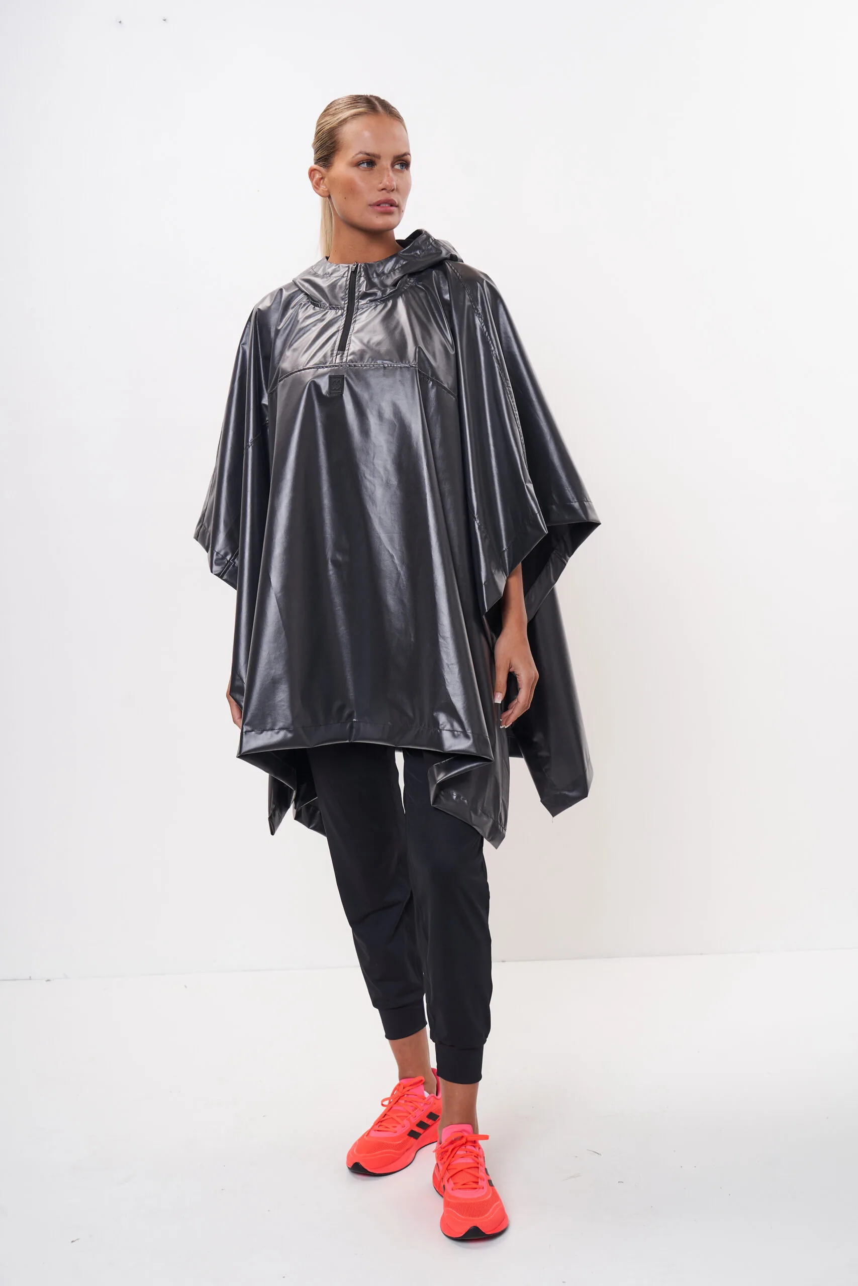 Poncho Akari Pro