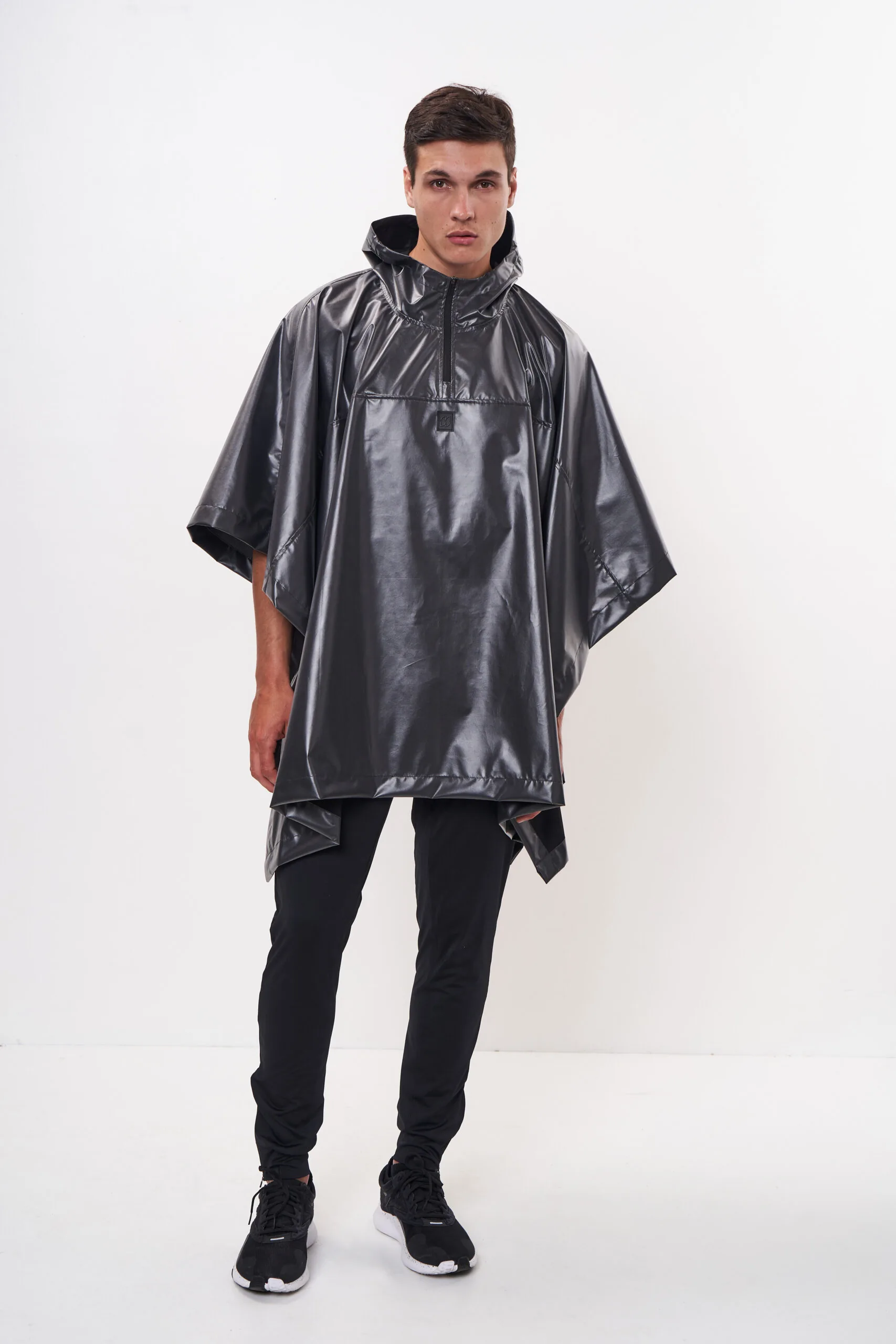 Poncho Akari Pro
