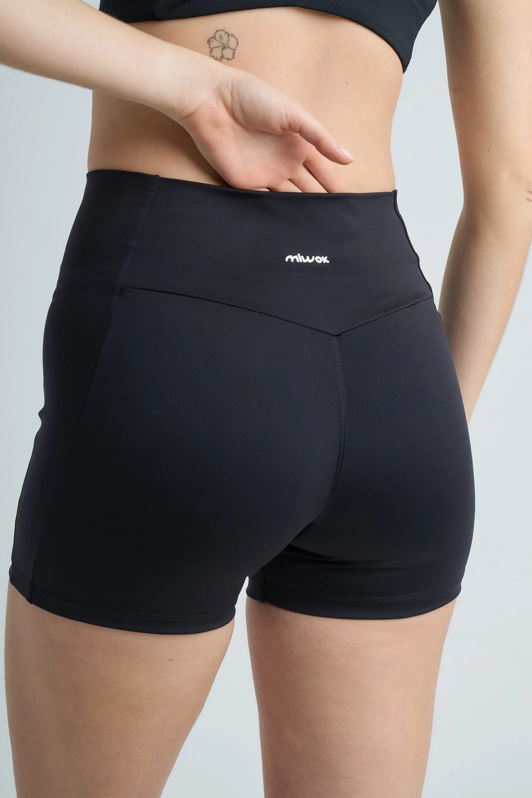 Short Nivio - Image 3